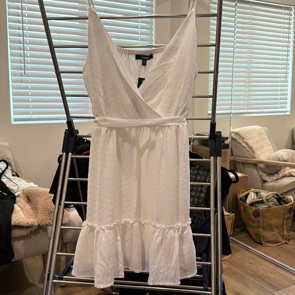 ***NEW WITH TAGS*** Trixxi Junior Wrap Mini Dress in White, Size: XL (Women’s L)